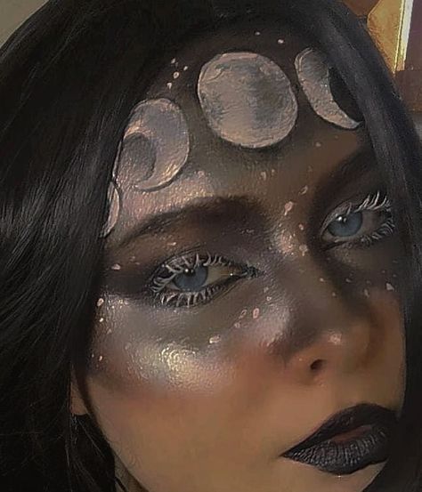 Greek Goddess Nyx Cosplay, Nyx Halloween Costume, Astronaut Halloween Makeup, Dark Moon Makeup, Sun And Moon Costume Makeup, Nyx Inspired Outfits, Blue Mushroom Makeup, Eclipse Makeup Ideas, Moon Goddess Makeup Halloween