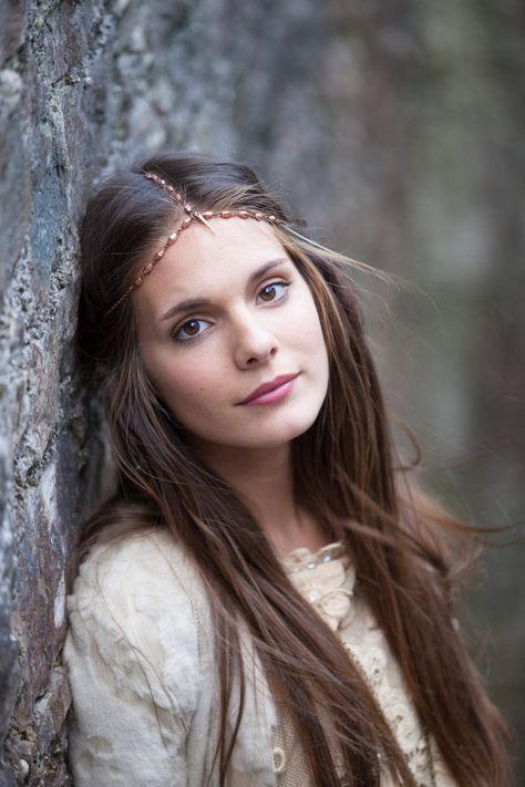 Caitlin Stasey Reign, Kenna Reign, Worldbuilding Inspiration, Lady Kenna, Caitlin Stasey, Selection Series, Historical Women, Narnia, The Crown