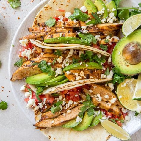 Chili Lime Chicken Tacos Best Chicken Taco Recipe, Chili Lime Chicken Tacos, Spicy Chicken Tacos, Crispy Baked Chicken Thighs, Lime Chicken Tacos, Grilled Chicken Tacos, Chili Lime Chicken, Chicken Tacos Easy, Crispy Baked Chicken