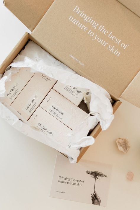 Learn how to make the at-home shipping experience as seamless as possible by choosing the right packaging. 😊 Here are some useful tips you can master so that you can offer your customers the ultimate convenience! Sustainable Packaging Design, Skincare Branding, Skin Care Packaging, Skincare Packaging, Beauty Balm, Organic Beauty Brands, Dry Sensitive Skin, Cardboard Packaging, Skin Cleanser Products