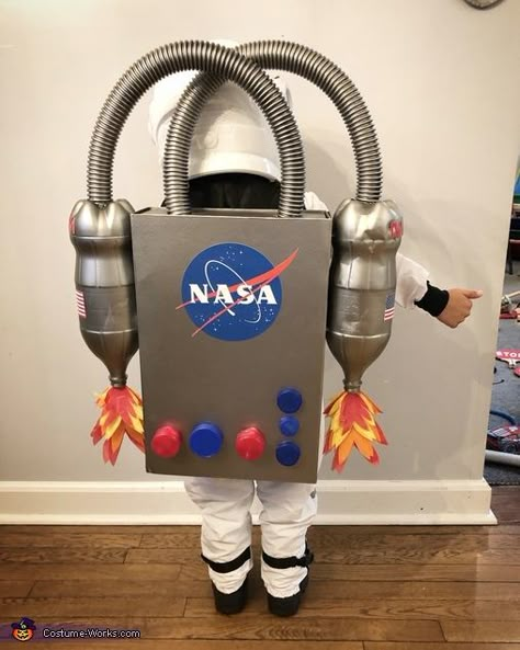 Diy Astronaut Costume, Astronaut Diy, Kids Astronaut Costume, Astronaut Halloween Costume, Astronaut Halloween, Space Costumes, Kostum Halloween, Astronaut Costume, Jet Pack