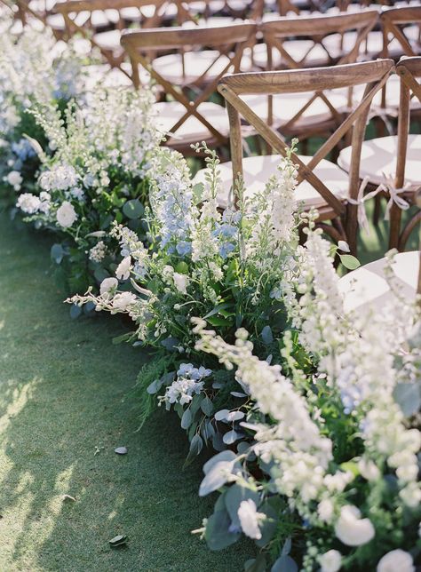 French Blue Wedding, Baby Blue Weddings, Blue Wedding Decorations, Blue Wedding Inspiration, Light Blue Wedding, Blue Themed Wedding, Blue Wedding Flowers, Dusty Blue Weddings, French Wedding