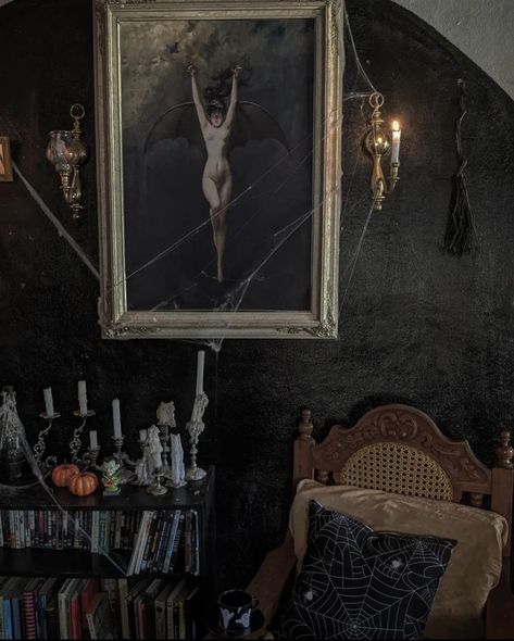 Gothic Apartment Decor, Goth Bathroom Decor, Horror Bedroom, Gothic Bathroom Ideas, Vampire Decor, Victorian Gothic Decor, Gothic Homes, Gothic Bathroom, Gothic Decor Bedroom