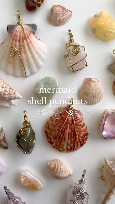 mermaid seashell pendants 🐚 Check more at https://howcandothis.com/diyideas/mermaid-seashell-pendants-%f0%9f%90%9a/ Crafts For Groups, Craft Paper Flowers, Seashell Jewelry Diy, Siren Core, Jewelry For Summer, Seashell Art Diy, Mermaid Seashell, Sea Shells Diy, Mermaid Core