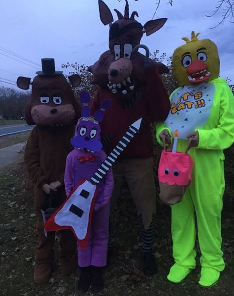 Family costumes! Group Horror Halloween Costumes, 4 People Funny Pictures, 4 People Halloween Costumes Group Scary, Fnaf Group Costume, Costume For Group Of 4, Group Halloween Costumes Mixed Gender, Four People Costumes, Scary Trio Halloween Costumes, 4 People Costumes