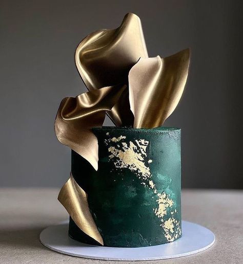 Mascarpone Buttercream, Modern Birthday Cakes, Artist Cake, Butterfly Birthday Cakes, Luxury Cake, Elegant Birthday Cakes, Modern Cakes, 50th Birthday Cake, Creative Birthday Cakes