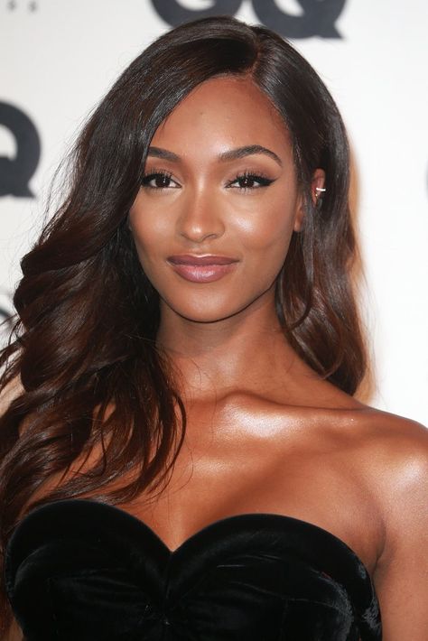 Cocoa on cocoa is great on any brunette with any complexion — it's universally flattering, Black Women Celebrities, Shades Of Brunette, Cinnamon Hair Colors, Cinnamon Hair, Jourdan Dunn, Fall Hair Color For Brunettes, Celebrity Hair, Black Curly Hair, Style Fall