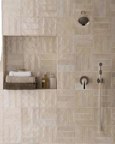 Bath Floor Tile, Pastel Tiles, Deco House, White Wall Tiles, Ceramic Decoration, Bathroom Design Inspiration, Bathroom Inspiration Decor, Bathroom Redo, Bathroom Renos