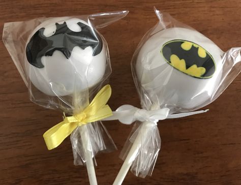 Batman Cake pops Batman Cake Pops, Lego Cake Pops, Cake Pop Ideas, Batman Cake, Pop Ideas, Cute Birthday Ideas, Lego Cake, Cute Cake, Cake Pop