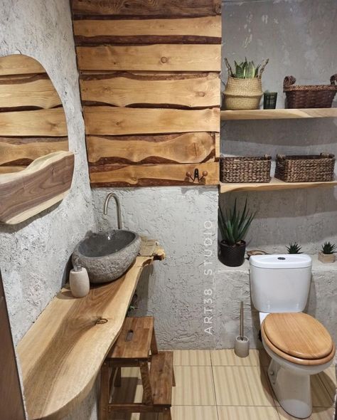 Cement And Wood Bathroom Ideas, Rustic Toilet Design, Rustic Bathroom Designs Small Spaces, Wooden Bathroom Ideas, Tiny House Cabin Interior, Rustic Toilet, Rustic Toilets, Wood Toilet, Log Cabin Interior