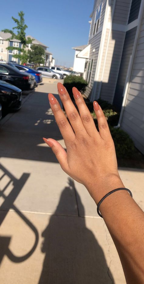 Brown Nails By Skin Tone Range, Short Nails For Brown Skin Tone, Nail Colour For Indian Skin, Nails Inspiration For Brown Skin, Nail Polish Ideas For Morena, Vacation Nails Brown Skin, Brown Skin Friendly Nails, Nails On Light Brown Skin, Nails For Brown Skin Tone Summer