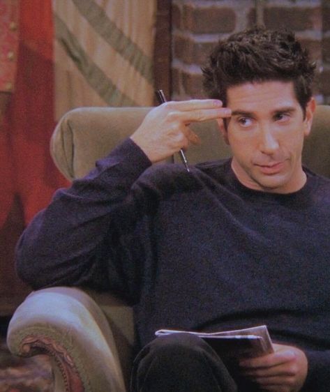 Ross Friends, Friends 1994, Friends Scenes, David Schwimmer, Friends Poster, Ross Geller, Friends Cast, Friends Tv Series, Joey Tribbiani