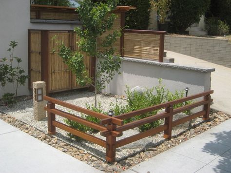 Japanese Backyard, Japanese Fence, Modern Japanese Garden, Japanese Inspired Garden, Plants Vegetables, Japanese Zen Garden, Fence Styles, Asian Garden, Japanese Garden Design