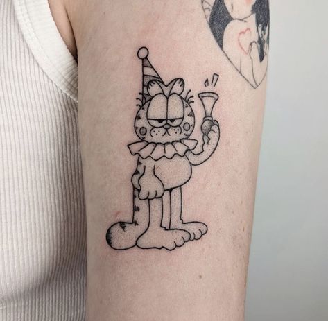 Tom And Jerry Flash Tattoo, Lil Guy Tattoos, Simple Garfield Tattoo, Clown Head Tattoo, Rubberhose Tattoo, Rubber Hose Tattoo, Bobby Hill Tattoo, Old Cartoon Tattoos, Looney Tunes Tattoo Ideas