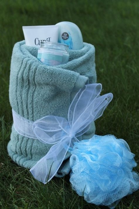 DIY Gift Idea ~ Towel, Body Soap, Lotion, Candle, - DIY Gift Idea ~ Towel, Body Soap, Lotion, Candle, Bath sponge, Ribbon  Repinly Holidays & Events Popular Pins Lotion Candle, Towel Cakes, Candle Bath, Bath Sponge, Cadeau Diy, Crafty Gifts, Body Soap, Basket Ideas, Easy Gifts