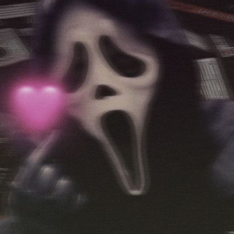 Aesthetic Halloween Pfp, Halloween Profile Pics, Halloween Pfp, Y2k Pfp, Y2k Profile Picture, Ghostface Scream, Handy Wallpaper, Scary Movie Characters, Scary Wallpaper