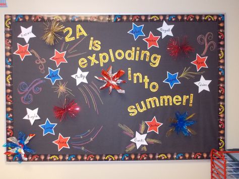 4 Of July Classroom Decoration, 4th Of July Poster Ideas, July 4th Bulletin Boards Ideas, Fourth Of July Bulletin Board Preschool, July Birthday Bulletin Board Ideas, Fourth Of July Board Ideas, 4th Of July Board Ideas, 4 Of July Bulletin Board Ideas, July 4th Bulletin Boards