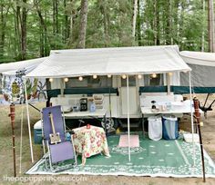 Outdoor Pop Up Camper Setup: get outdoor rug for under canopy, second small collapsible table Coleman Pop Up Campers, Best Pop Up Campers, Pop Up Campers, Pop Up Camper Trailer, Popup Camper Remodel, Glamper Camper, Pop Up Trailer, Camper Hacks, Creative Retreat