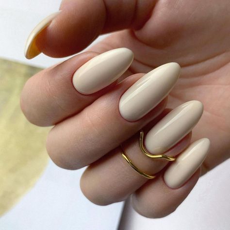 Cream Colour Nails, Almond Cream Nails, Almond Nails Cream, Creme Color Nails, Cream Beige Nails, Creme Nails Acrylic, Cream Fall Nails, Cream Almond Nails, White Cream Nails