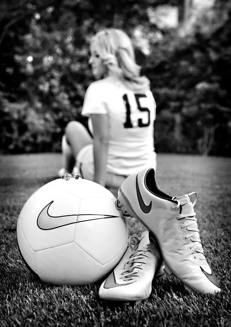 Soccer Photo Ideas, Cute Soccer Pictures, Soccer Photography Poses, Soccer Senior Pictures, Soccer Shoot, Soccer Senior Night, Soccer Photo, Soccer Poses, Nike Airmax 90