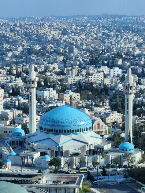 This picture is for a famous blue mosque in Jordan. This was taken from a skyscraper so it shows the beautiful city around it King Abdullah Mosque Jordan, Jordan Country Amman, Amman Aesthetic, Jordan Culture, Jordan City, Travel Jordan, Jordan Country, Jordan Amman, Artsy Photography