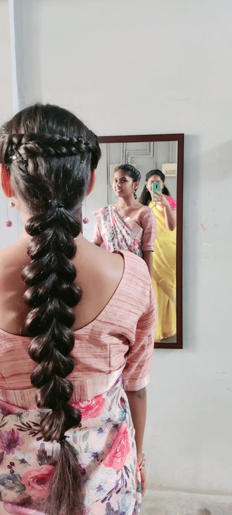 Cute hairstyles for sarees Hairstyle For Sarees, Cute Hairdos, A Cute Hairstyle, Best Braid Styles, Loose Braid, Hair Doos, Cute Hairstyle, Loose Braids, Rope Braid