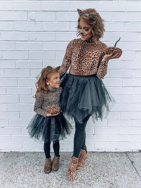 Cat Family Costume Ideas, Halloween Mom And Daughter Costumes, Halloween Mommy And Me Costumes, Mother Daughter Halloween Costume Ideas, Mommy And Me Halloween Costumes Girl, Mom And Me Halloween Costumes, Black Tutu Halloween Costume, Kids Cheetah Costume, Diy Leopard Costume