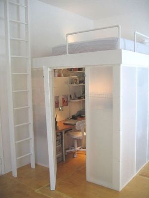 cool hidden room without the bed. Perfect for private office within an office. Små Rum Lidt Plads, A Loft Bed, Children Bed, Bilik Idaman, Loft Bedroom, Dorm Room Designs, Apartment Office, Bilik Tidur, Bed Desk