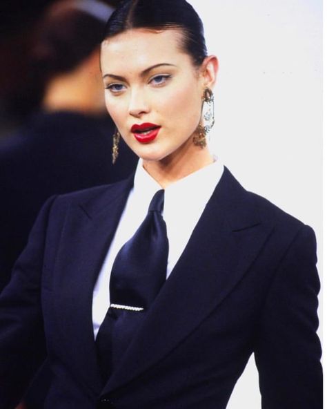 Shalom Harlow Supermodel Aesthetic, Alena Shishkova, Shalom Harlow, Office Siren, Models 90s, 90s Runway Fashion, 90s Model, 90s Supermodels, 90s Models