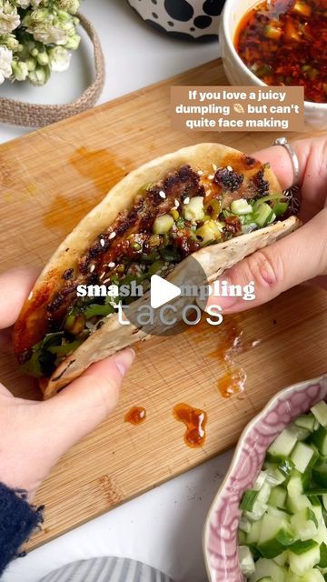 Crispy Smash Dumplings, Dumpling Taco Recipe, Ground Beef Smash Tacos, Smash Dumpling Tacos, Dumpling Tacos, Juicy Dumplings, Apply Dumplings, Kate Phillips, Smash Tacos