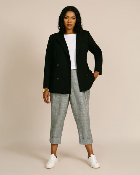 Cool Work Outfits Women Plus Size, Plus Size Chic Outfits Classy Work, Curvy Office Fashion, Mid Size Office Wear, Office Outfits Plus Size Women, Casual Office Outfits Women Plus Size, Business Casual Outfits For Women Plus Size, Plus Size Blazer Outfits, Mid Size Work Outfit