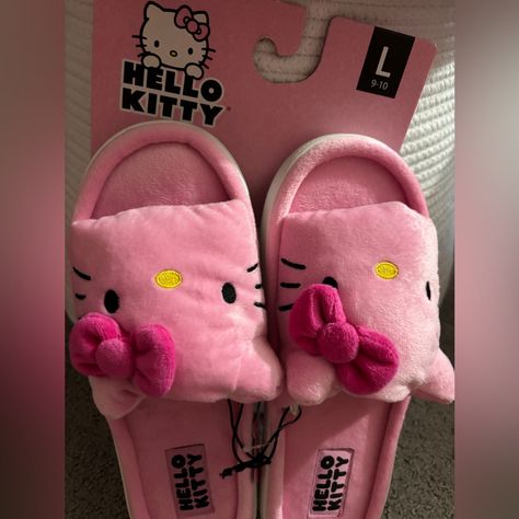 Nwt Hello Kitty Pink Slippers With A Rubber Sole. Extremely Soft Great Cushion Hello Kitty Heels, Hello Kitty Boots, Shoes Hello Kitty, Hello Kitty Slippers, Hello Kitty Bow, Hello Kitty House, Hello Kitty Shoes, Kitty Clothes, Charmmy Kitty