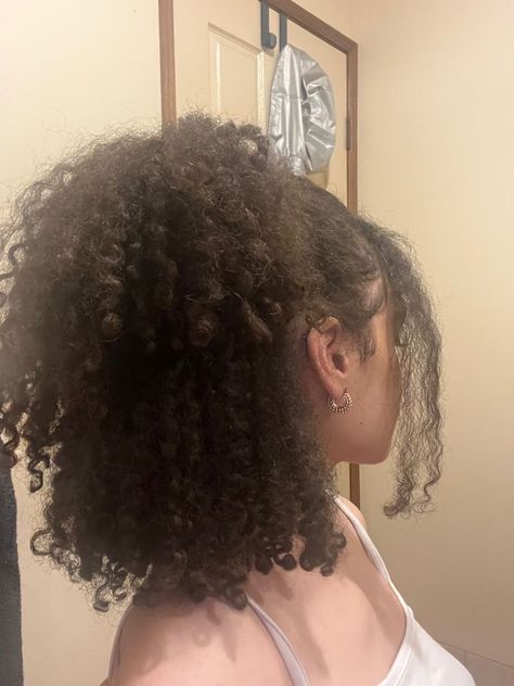 Half Up Hairstyle, Cabello Afro Natural, Mixed Curly Hair, Hamptons Coastal, Quick Natural Hair Styles, Cute Curly Hairstyles, Curly Hair Styles Easy, Hairdos For Curly Hair, Natural Curls Hairstyles