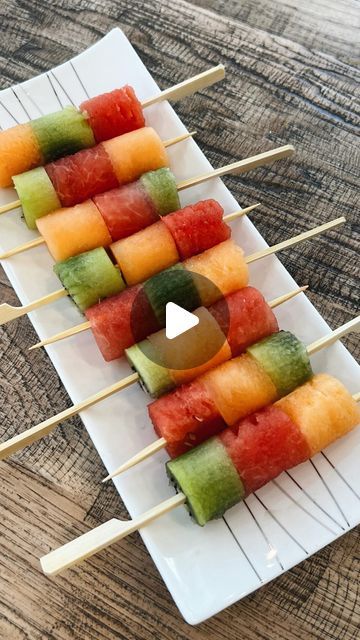 644 likes, 44 comments - laurshaps on June 4, 2022: "Syringe skewers for a quick pool day snack 🍉 🍈 🥝 • • • • • • #watermelon #cantaloupe #kiwi #fruitkabobs #fruitskewers #syringe...". Watermelon Design Ideas, Fruit Kebabs, Fruit Sticks, Fruit Ideas, Fruit Platter Designs, Pom Crafts, Fruit Skewers, Fruit Kabobs, Food Carving