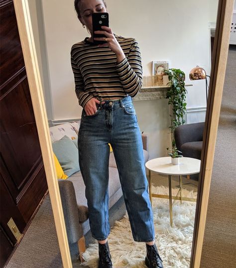 We Just Tried the Most-Wanted Pair of Jeans on the Great British High Street Barrel Leg Jeans, High Waisted Jeans Outfit, Flare Jeans Outfit, Barrel Jeans, Winter Pants Outfit, Jeans Outfit Winter, Jeans Outfit Fall, Leg Pants Outfit, Jeans Street Style