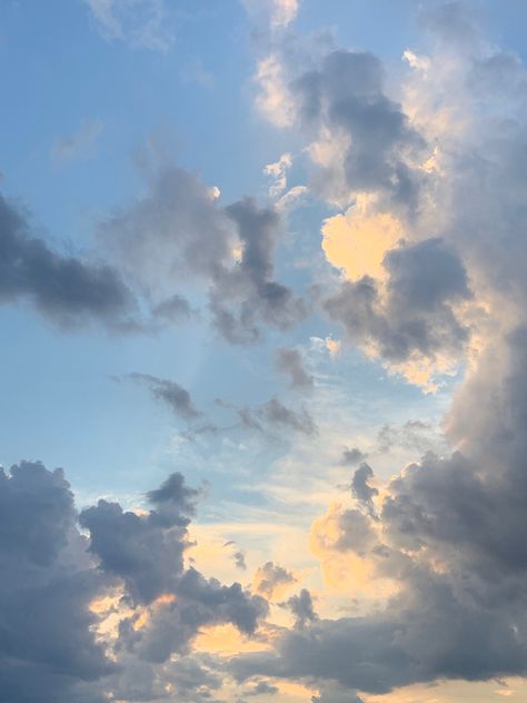 Clouds Calm Ipad Wallpaper, Wallpaper Ipad Air Aesthetic, Lock Screen Wallpaper Ipad Aesthetic, Tab Wallpaper Aesthetic, Ipad Screen Wallpaper, Clouds Lockscreen, I Pad Wallpaper Backgrounds Aesthetic, Aesthetic Ipad Lockscreen, Calm Aesthetic Wallpaper