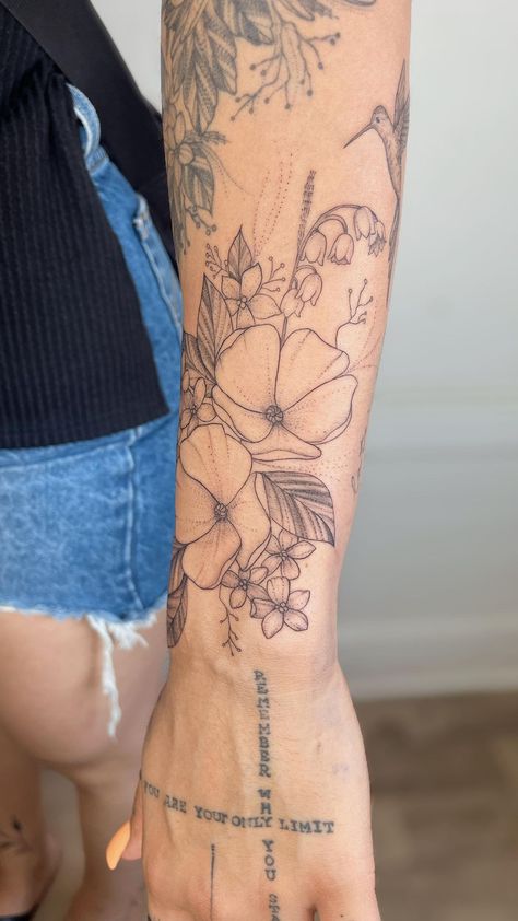 Carley Grace Tattoos | Floral and hummingbird piece! Thank you @laciemakennaa 🤍 #tattoo #tattoos #flowers #floral #flowertattoo #hummingbird #kerncounty… | Instagram Poppy And Hummingbird Tattoo, Hummingbird Thigh Tattoo, Hummingbird With Flower Tattoo, Hummingbird Tattoo With Flowers, Tattoos Flowers, Grace Tattoos, Tattoo With Flowers, Tattoos Floral, Tattoo Reference