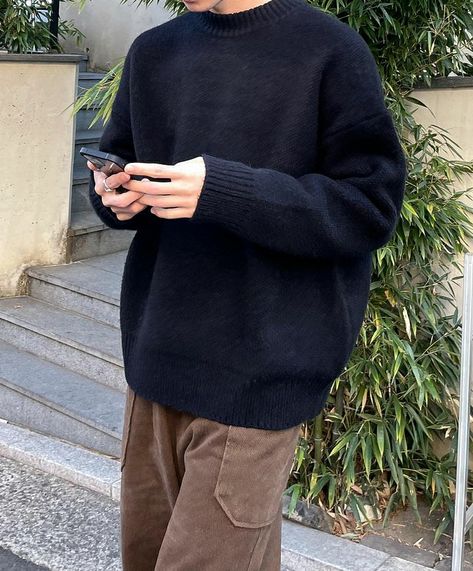 Oversized Sweater Outfit Men, Black Sweater Outfit Men, Jumper Outfit Men, Black Jumper Outfit, Aesthetic Banana, Eiji Okumura, Black Sweater Outfit, Sweater Outfits Men, Oversized Sweater Outfit