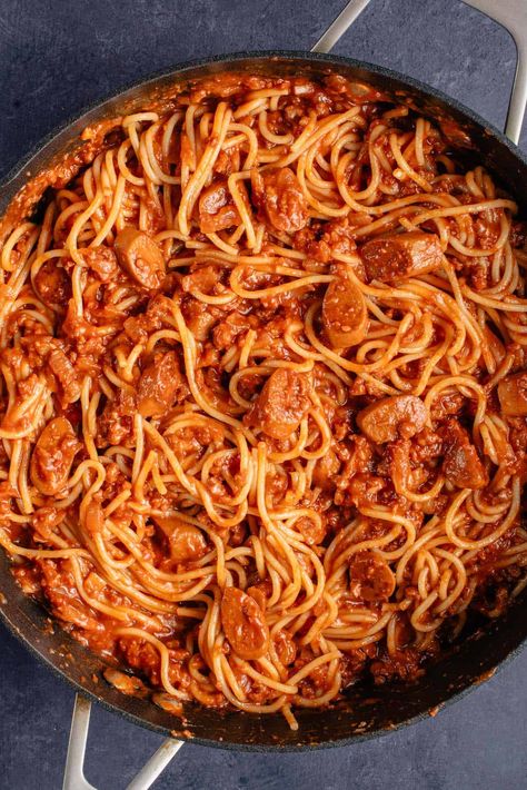 Philippines Spaghetti, Filipino Dishes Recipe, Filipino Beef Recipes, Filipino Spaghetti Recipe, Filipino Style Spaghetti, Filipino Spaghetti, Vegan Hot Dog, Vegan Ground Beef, Vegan Cheddar Cheese