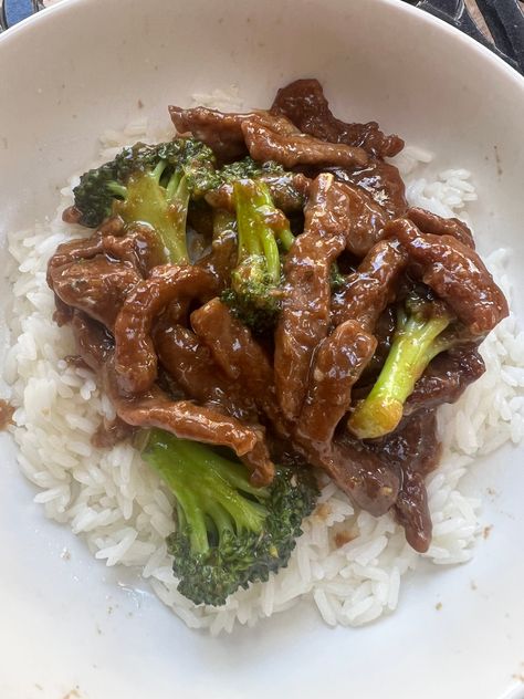 Beef & Broccoli Brocolli And Beef, Chinese Meals, Asian Dish, Homemade Chinese, Homemade Chinese Food, Beef Broccoli, Food Snap, Asian Dinners, Chinese Cooking Wine