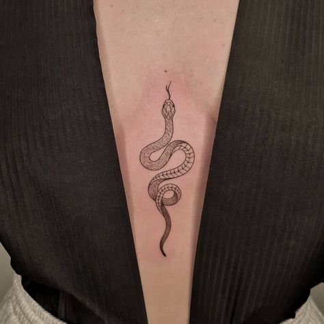 Tattoo Between Breast, Sternum Tattoo Design, Small Snake Tattoo, Cobra Tattoo, Stomach Tattoos Women, Snake Tattoo Design, Flower Tattoo Shoulder, Chest Tattoos For Women, Stomach Tattoos