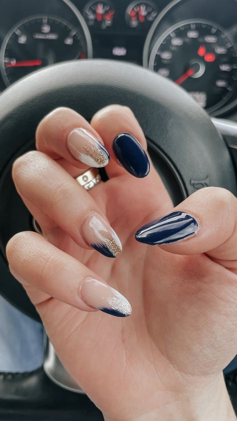 Dark Blue and Gold Blue And Golden Nail Art, Navy And Beige Nails, Beige And Blue Nails Design, Navy Blue Nail Art Silver Glitter, Navy Blue And Beige Nails, Navy Blue And Silver Gel Nails, Navy And Cream Nails, Bridesmaid Nails Navy Blue, Navy Blue And Tan Nails