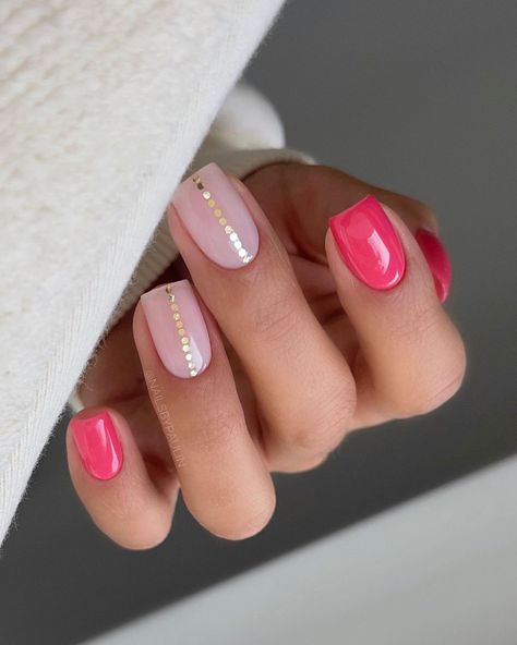 Paulina Juśkiewicz (@nailsbypaulin) • Instagram photos and videos Coral Nails With Design, Shellac Nails Fall, Coral Nail, Holiday Acrylic Nails, Colourful Nails, Manikur Kuku, Milky Nails, Coral Nails, October Nails