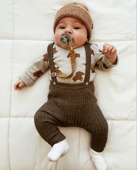 Slouch Headwear on Instagram: “Danilo’s whole outfit has us like 😍 He’s 3 1/2 months old and wearing our heather copper knit cuff beanie in the infant size. Remember to…” Fashionable Baby Clothes, Baby Time, Baby Boy Fashion, Baby Outfits, 2 Months