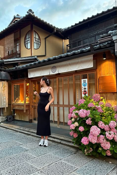 Tokyo Japan Aesthetic Outfits, Thailand Outfits Aesthetic, Tokyo Inspo Pics, Kyoto Photo Ideas, Tokyo Japan Outfits Summer, Korea Instagram Photos, Tokyo Aesthetic Outfit, Japanese Outfits Summer, Japan Summer Outfits