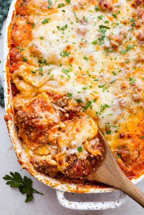 Million Dollar Ravioli Casserole Bake Ravioli Casserole, Toasted Ravioli Casserole, Easy Baked Ravioli Casserole, Million Dollar Cheese Ravioli Casserole, Million Dollar Ravioli Lasagna, Spaghetti Dishes Ideas, Ravioli Pasta Bake, Pasta Ravioli Recipes, Casserole For New Mom