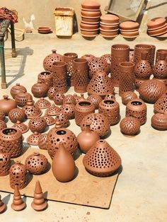 Clay Lamp Ideas, Clay Lamp Diy, Terracotta Clay Ideas, Teracotta Ideas, Terracotta Lamps, Terracotta Products, Terracotta Ceramics, Terracota Clay, Clay Lamps