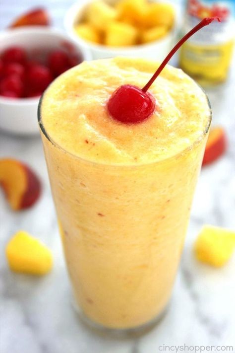 Refreshing Summer Drinks Nonalcoholic, Tropical Cocktail Recipes, Summer Drinks Alcohol Recipes, Summer Drinks Nonalcoholic, Drinks Nonalcoholic, Fun Summer Drinks, Slushie Recipe, Summer Drinks Alcohol, Drink Recipes Nonalcoholic