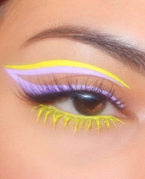 Eyeliner Bleu, Yellow Eye Makeup, Purple Eyeliner, Yellow Makeup, Bright Eyeshadow, Orange Makeup, Cute Eye Makeup, Graphic Makeup, Amazing Halloween Makeup