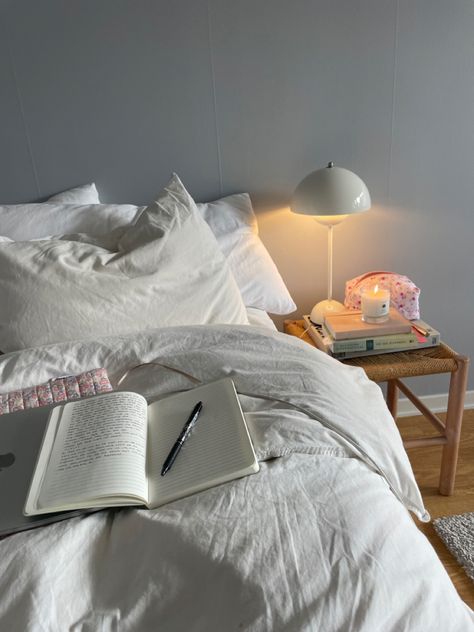 Makeover Aesthetic, European Summer Bedroom Aesthetic, Clean Vibes, Bed Pictures, Make Bed Aesthetic, Room Cleaning Aesthetic, Clean Space Aesthetic, Minimalistic Bedroom Aesthetic, Room Inspiration Bedroom Minimalistic